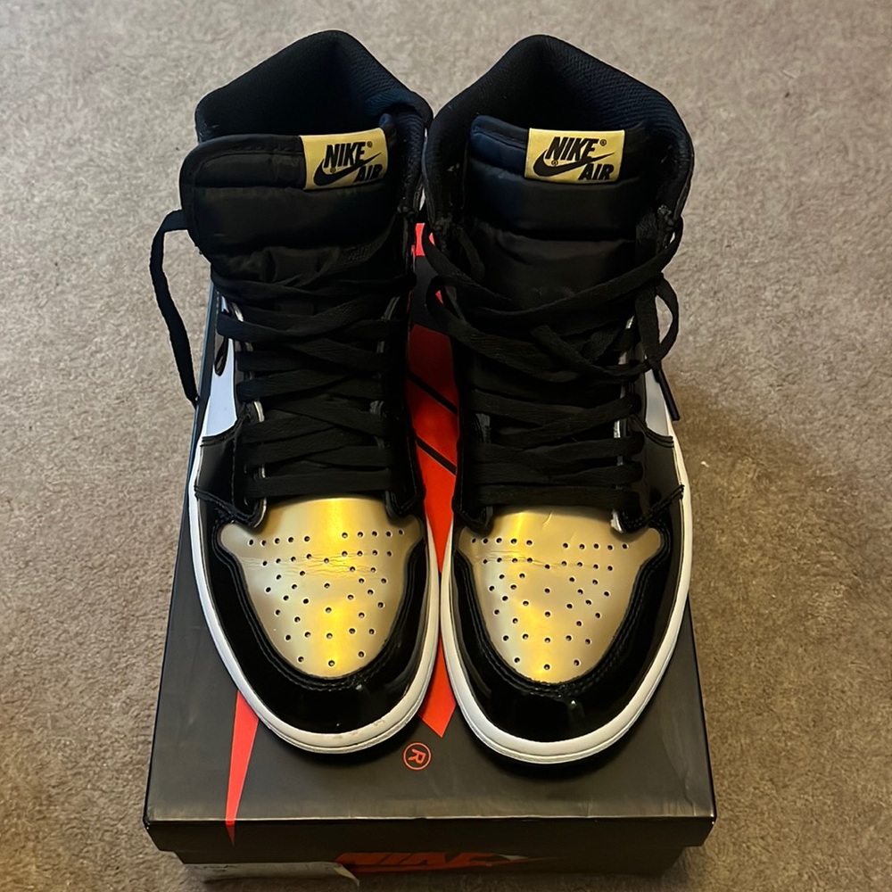 Jordan 1 gold toe. Size 9. Worn a couple of times